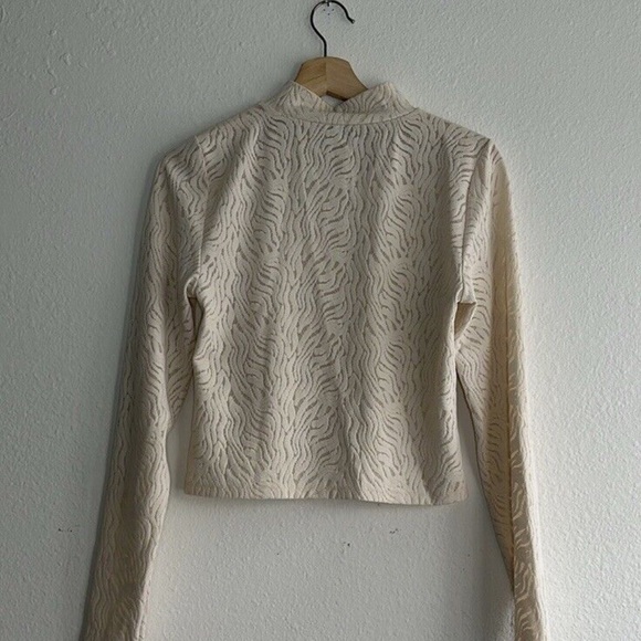 Aritzia Babaton Shapelace Mockneck Long Sleeve Cream Cropped Blouse - Picture 9 of 13